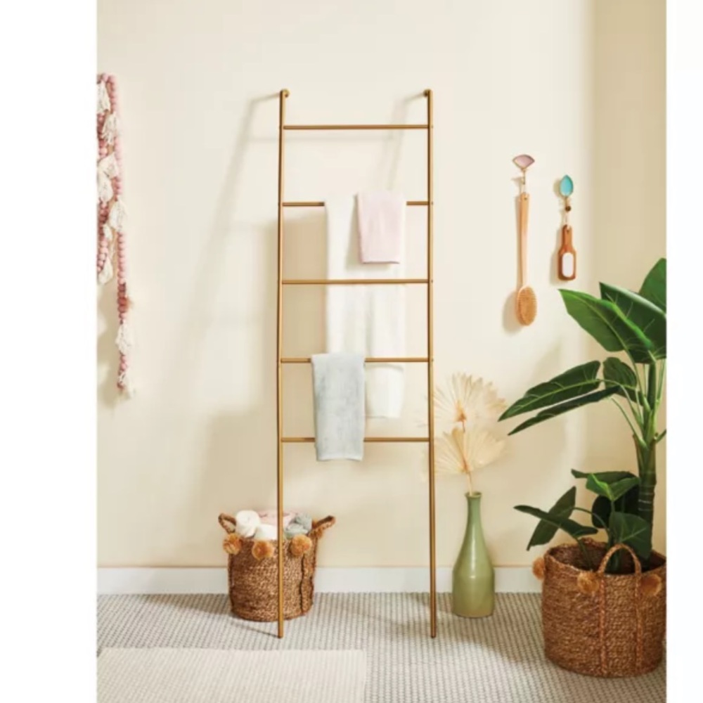 Wild Sage Gemma Towel Ladder in SILVER